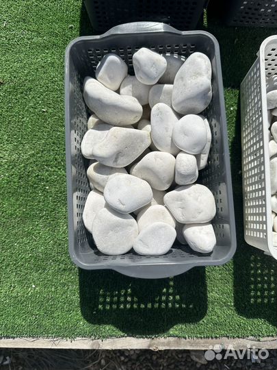 Галька белая мраморная фракции 10-20