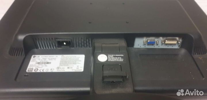 Монитор LG flatron W2242T