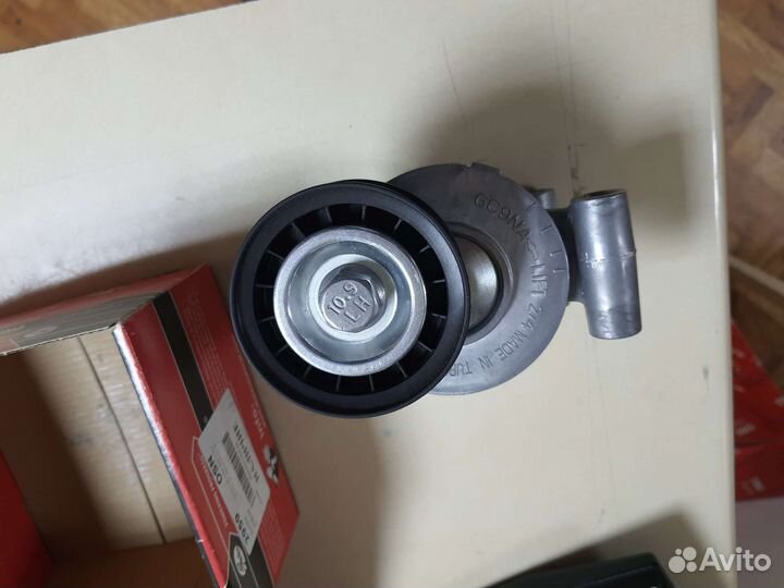 Натяжитель ремня природного ford volvo