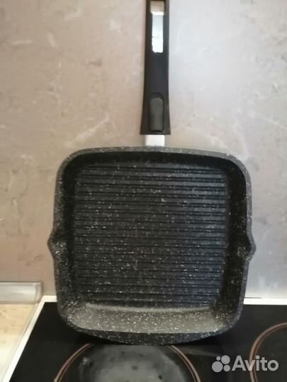 Сковорода гриль новая
