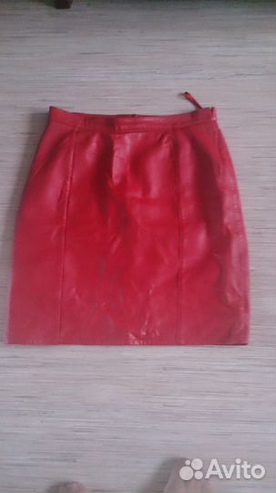 Кожаная красная классическая юбка