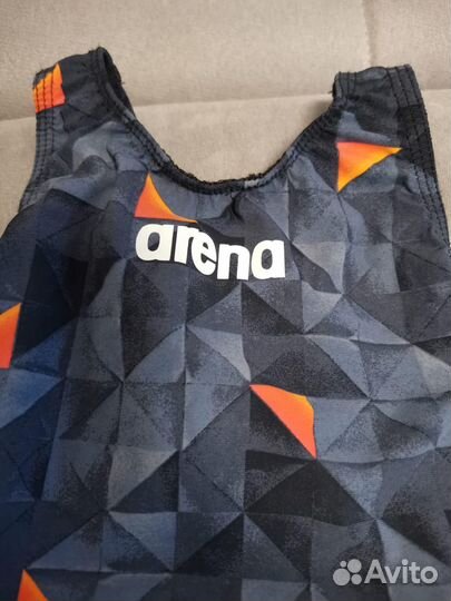 Продаётся костюм arena для плавания детский