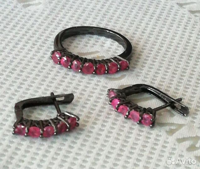 Серьги, кольцо разм.18,0 серебро рубин С391