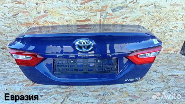 Крышка багажника Toyota Camry 70 2017-2022