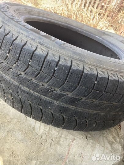 Michelin Agilis 2.25/65 R17 98VR