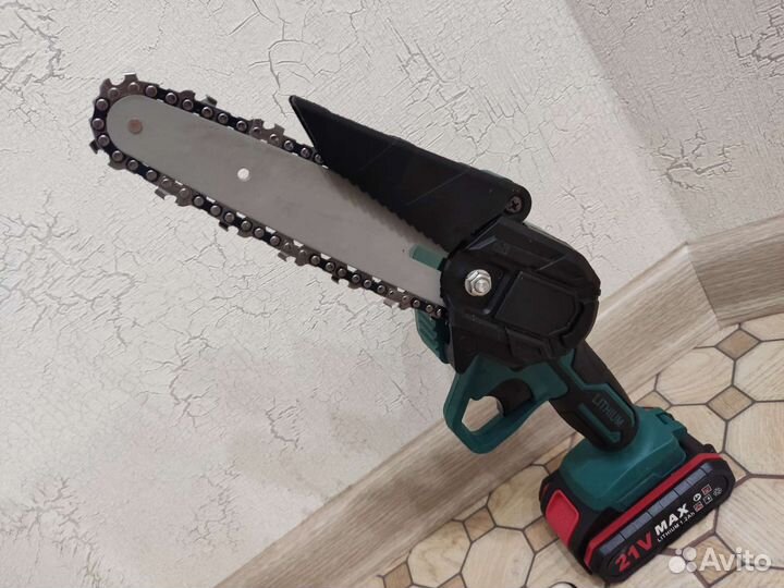 Аккумуляторная мини пила сучкорез