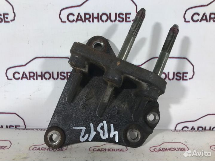 Кронштейн двигателя передний левый Mitsubishi