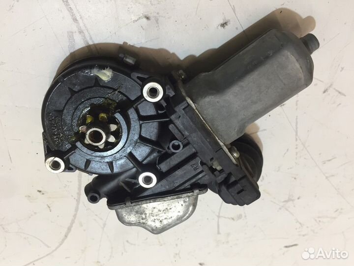 Моторчик стеклоподъемника передний правый 7 контак