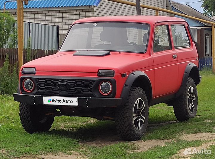 LADA 4x4 (Нива) 1.7 МТ, 2002, 100 000 км