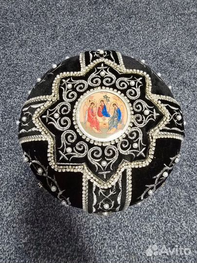 Митра чёрная