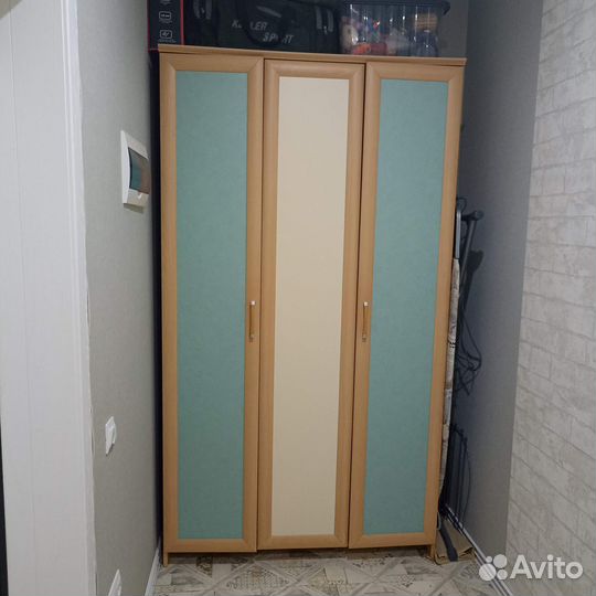 Комплект мебели (стол письменный с тумбой и шкаф)