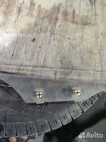 Переднее правое стекло Kia Rio 1 рест