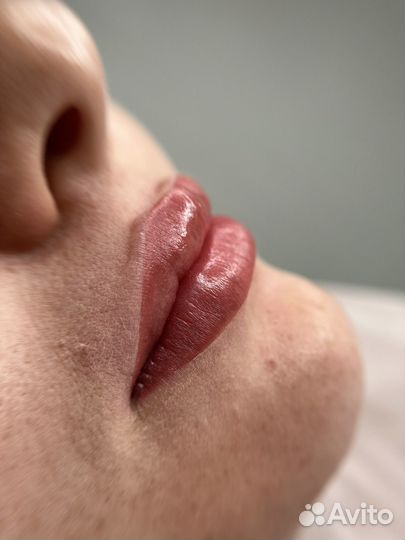 Перманентный макияж губ