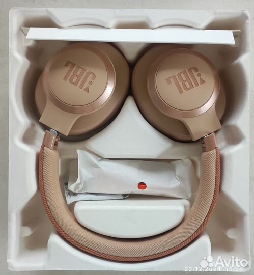 Беспроводные наушники JBL Live 770nc