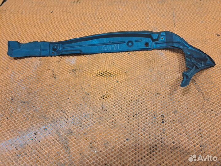 Пыльник крыла Audi Q7 4L BHK 2009