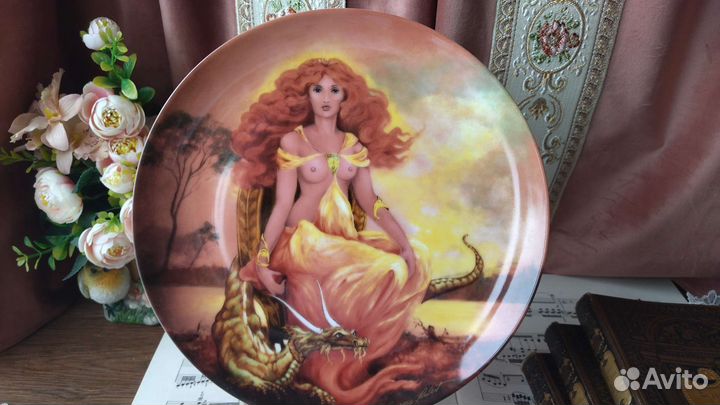 Декоративная коллекционная тарелка 