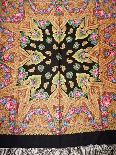 Павловопосадский шерстяной платок