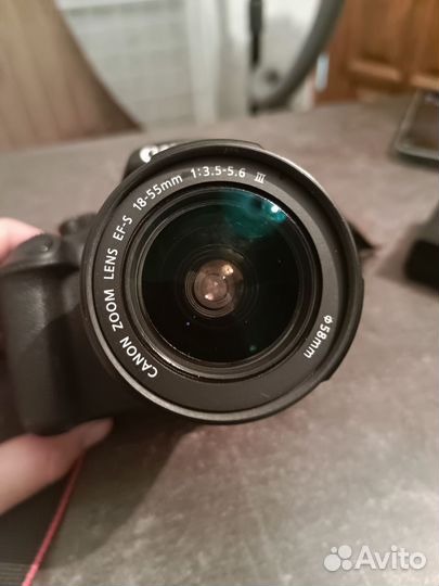 Зеркальный фотоаппарат canon 1200d