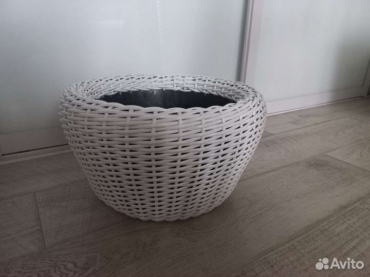 Кашпо из ротанга