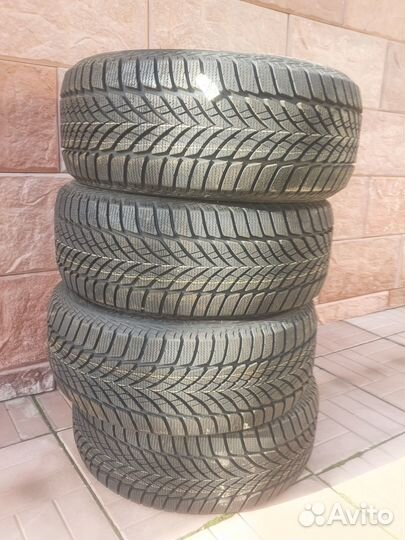 Goodyear UltraGrip Ice 2 235/50 R17 100T