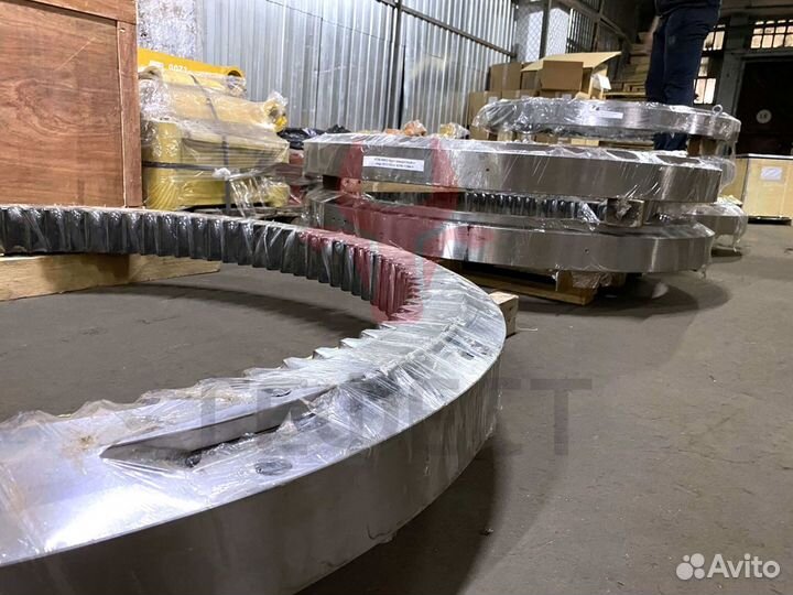 Поворотный круг JCB JS210 JRB0017