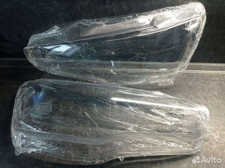 Стекло фары lancer 10