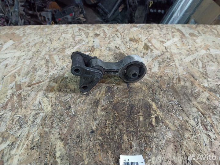 Подушка опора двигателя Mazda 6 GG седан LF 2.0