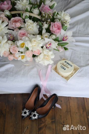 Цветы и торт