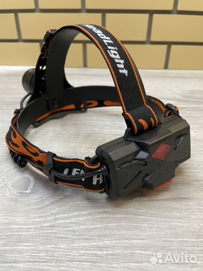 Мощьный налобный фонарь с двумя светодиодами