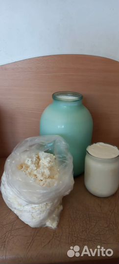 Молоко и молочная продукция, хлеб бездрожжевой