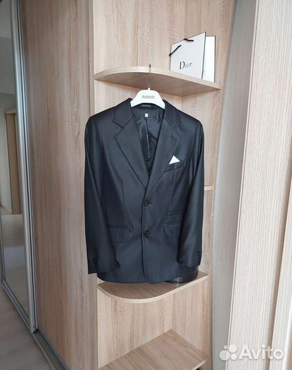 Костюм на мальчика, рост 152см