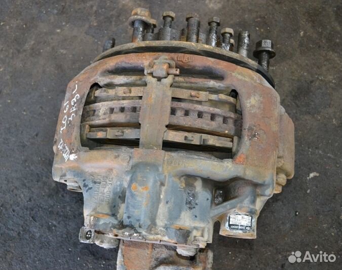 Суппорт ведущего моста, левый iveco Stralis (01.02