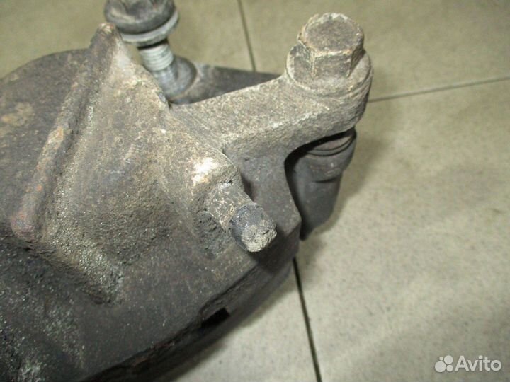 Суппорт передний левый Ford Explorer 5