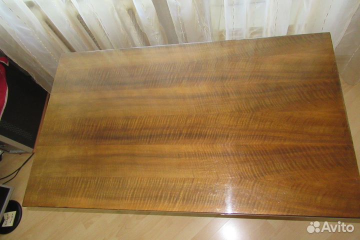 Письменный стол