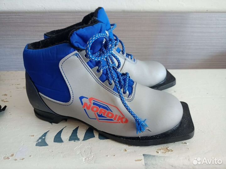 Лыжные ботинки