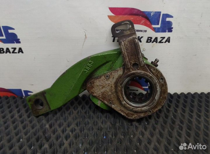 2009820 Трещетка тормозная правая