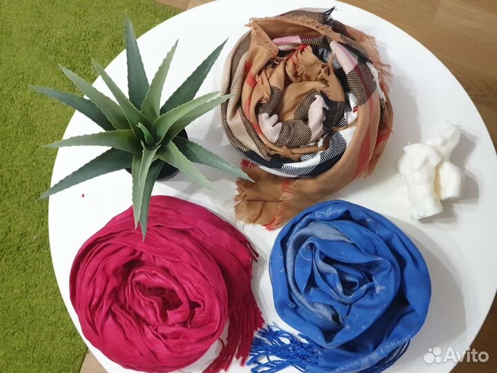 Шарфы и палантины в клетку розовый красный синий