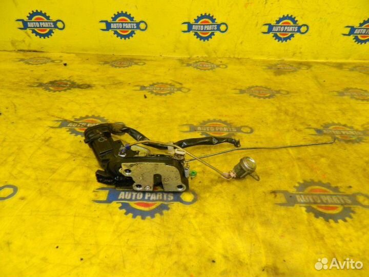 Замок передний левый Toyota Carina CT210