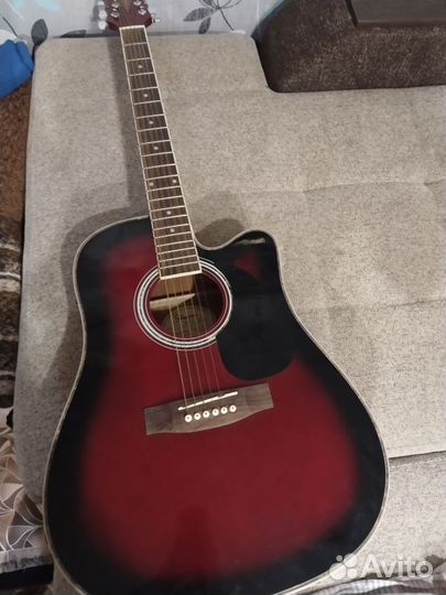 6 струнная гитара