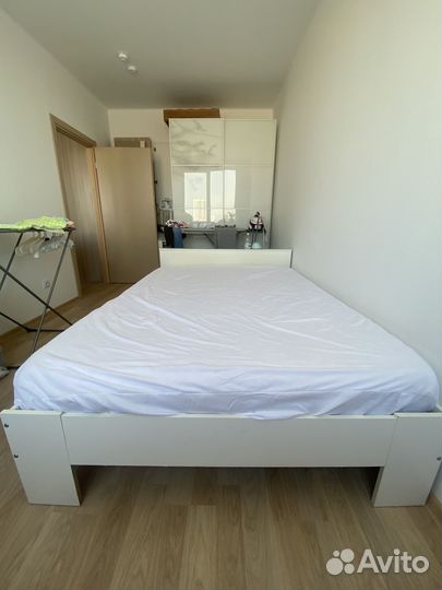 Кровать двухспальная с матрасом бу 160 200