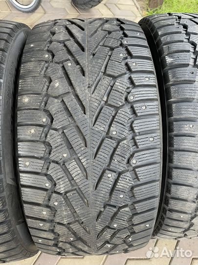 Pirelli Ice Zero 295/40 R21 111H