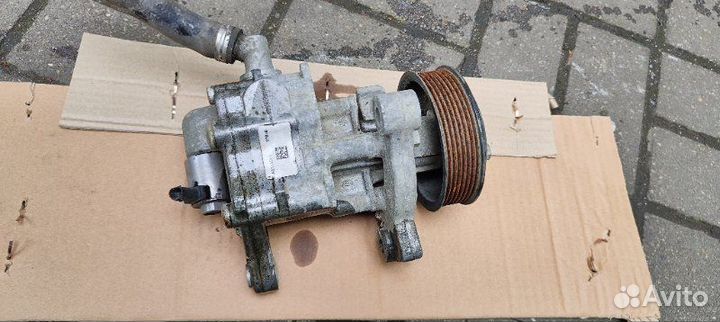 Насос гур гидроусилителя руля Bmw 7 F02 N63 2010