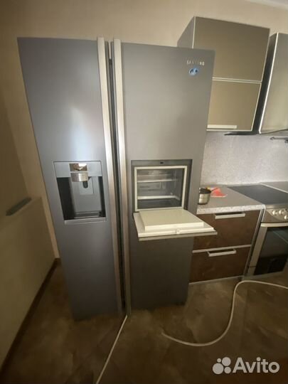 Продам холодильник Самсунг двухдверный