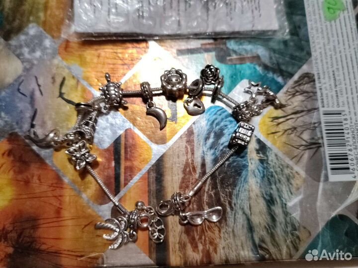 Браслет с шармами