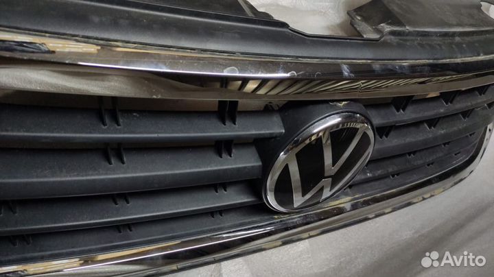 Решетка радиатора с эмблемой поло 2020- н.в