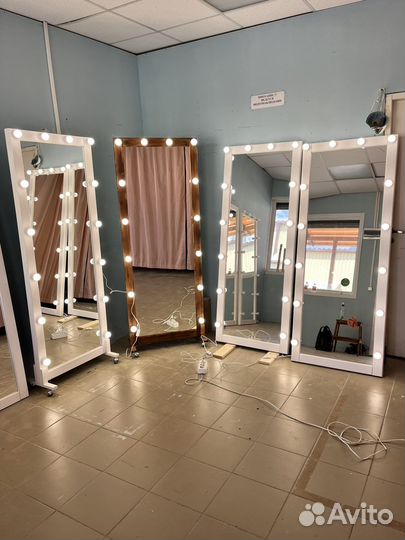 Гримерное зеркало напольное с подсветкой