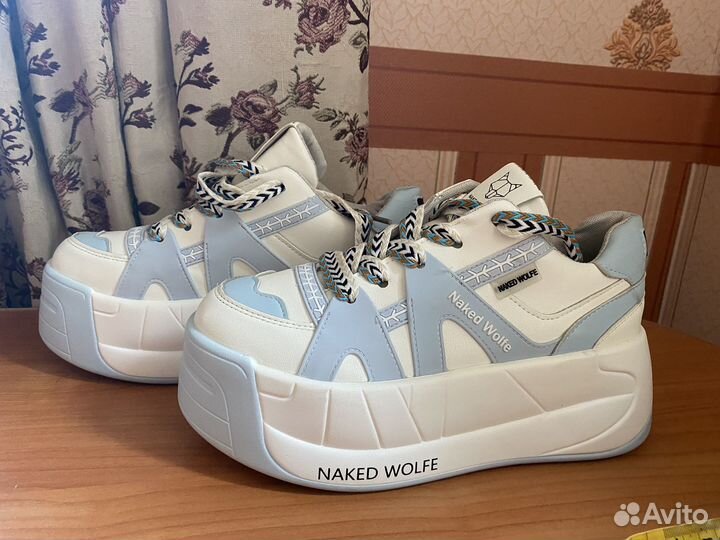 Кроссовки р.40(38) naked wolfe