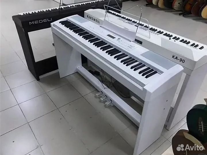 Ringway RP-35 Цифровое Пианино/ Стойка/ Три педали