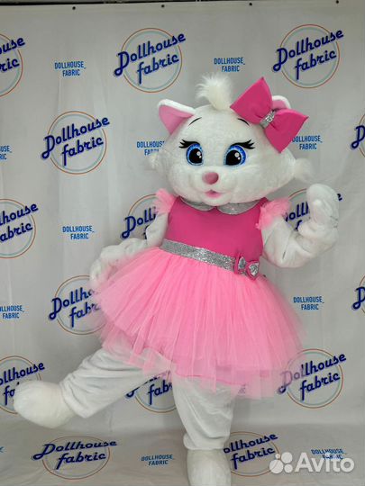 Белый медведь и другие ростовые куклы