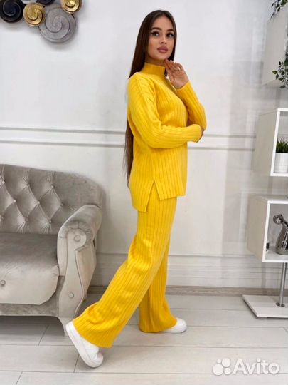 Спортивный костюм женский